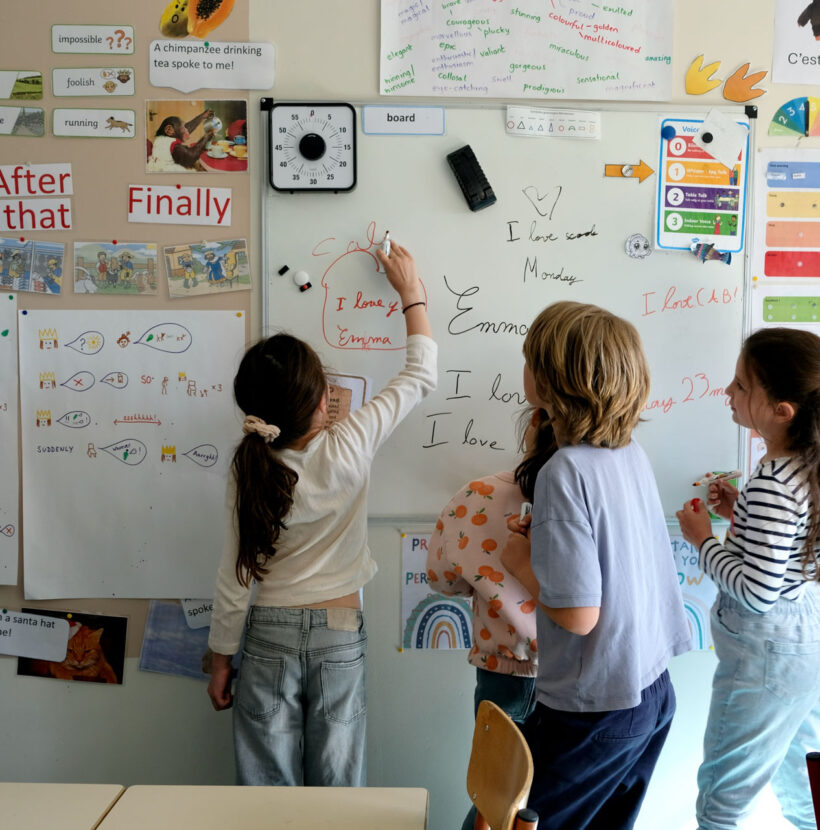 FRANCE-EDUCATION-SCHOOL-PRIMARY-KIDS-MONTESSORI-ALTERNATIVE-FUN-PLAY-ENGLISH-BILINGUE-PRIVATE-CLASSROOM-SPORT-PLAYGROUND-FAMILY Children playing in the recreation playground at the Centre Actif Bilingue on May 23, 2025 in Fontainebleau, Ile de France, France.
Des enfants jouent dans la cour de recreation au Centre Actif Bilingue le 23 mai 2025 a Fontainebleau, Ile de France, France.
